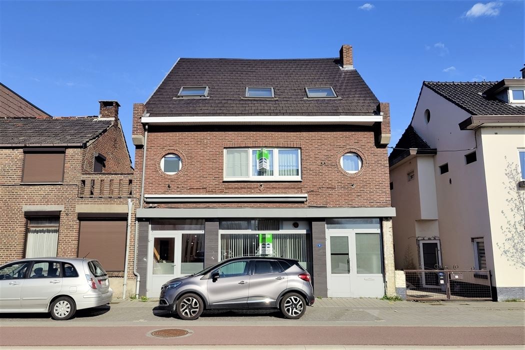 Handelspand met woonst op top locatie te Smeermaas