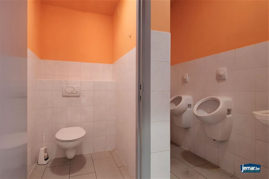 Handelspand met woonst op top locatie te Smeermaas