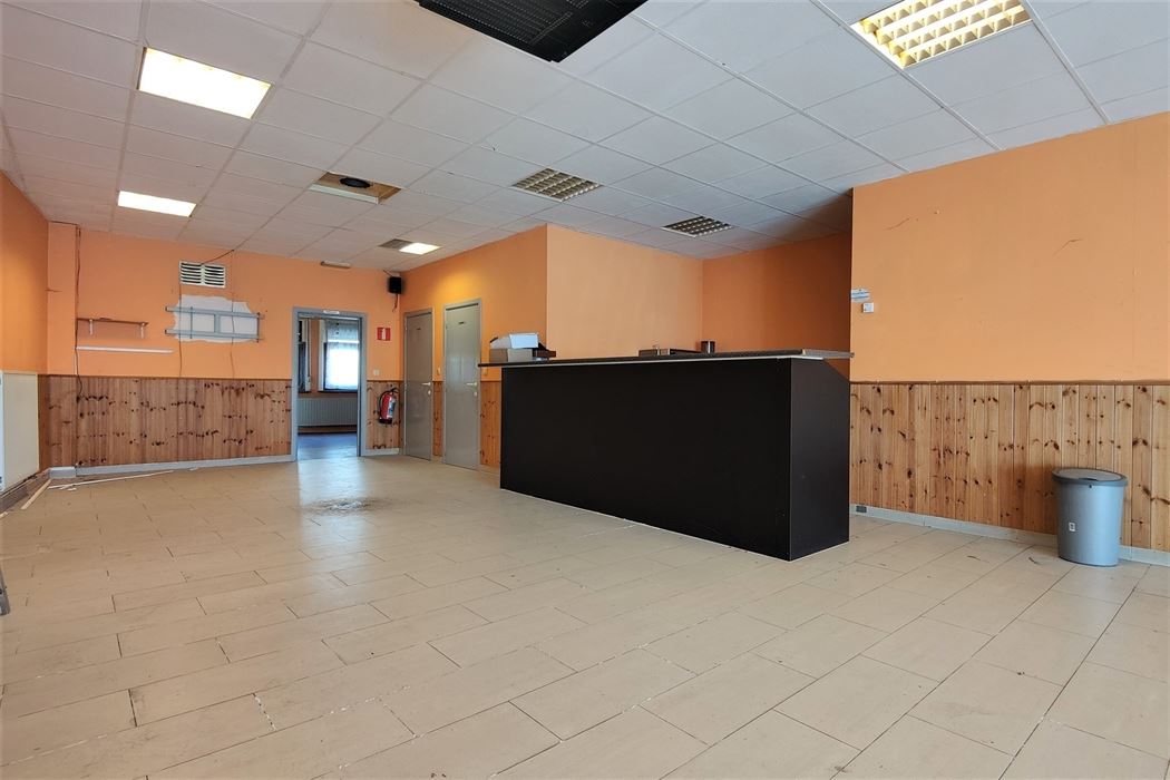 Handelspand met woonst op top locatie te Smeermaas