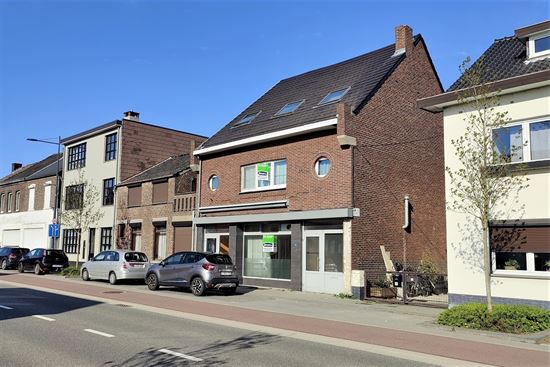 Handelspand met woonst op top locatie te Smeermaas