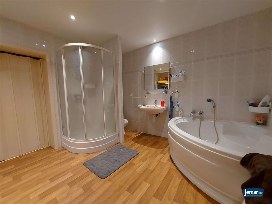 Handelspand met woonst en achteringang op de Pauwengraaf