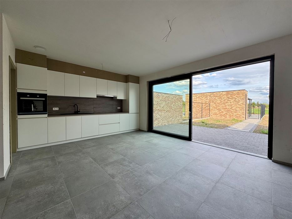 Nieuwbouwwoning BEN met 4 slpk, tuin en carport
