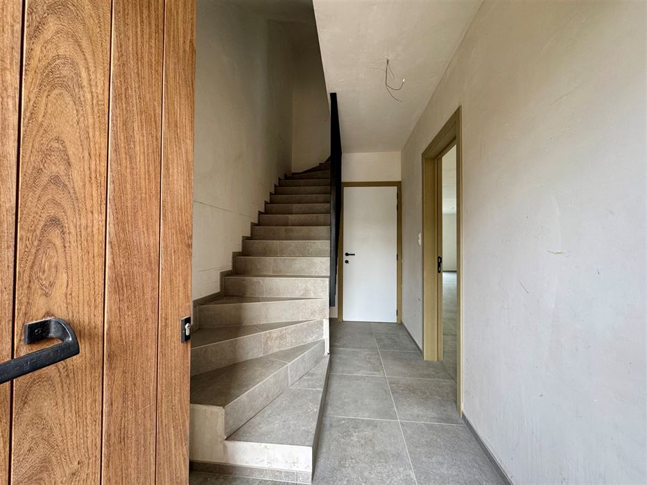 Nieuwbouwwoning BEN met 4 slpk, tuin en carport