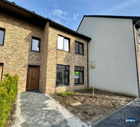 Nieuwbouwwoning BEN met 4 slpk, tuin en carport 