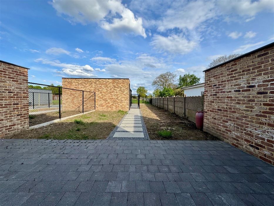 Nieuwbouwwoning BEN met 4 slpk, tuin en carport