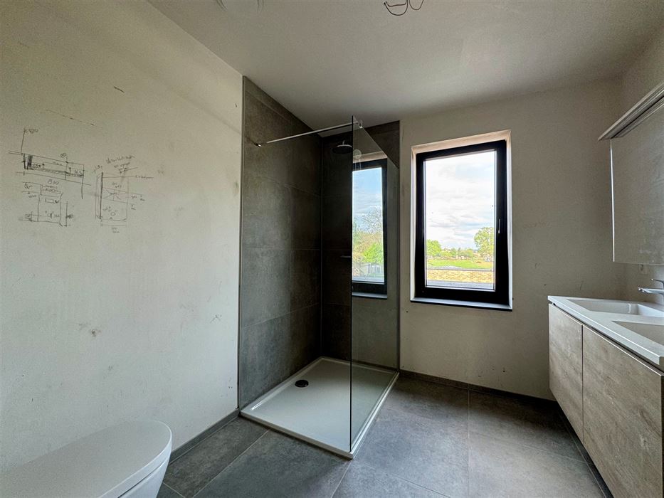 Nieuwbouwwoning BEN met 4 slpk, tuin en carport