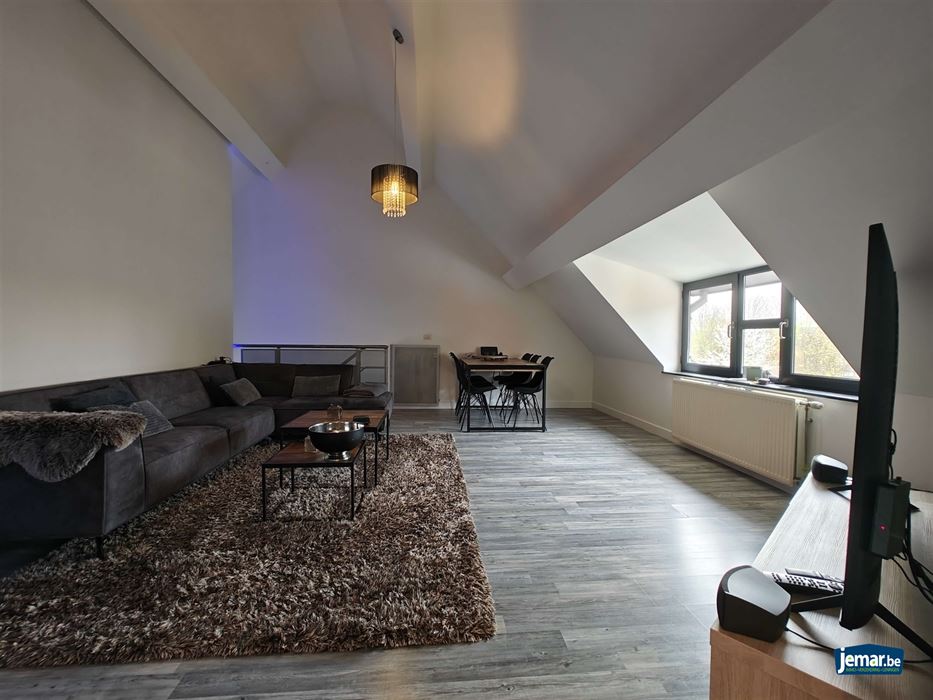 AANDELENOVERDRACHT: Handelspand met appartement