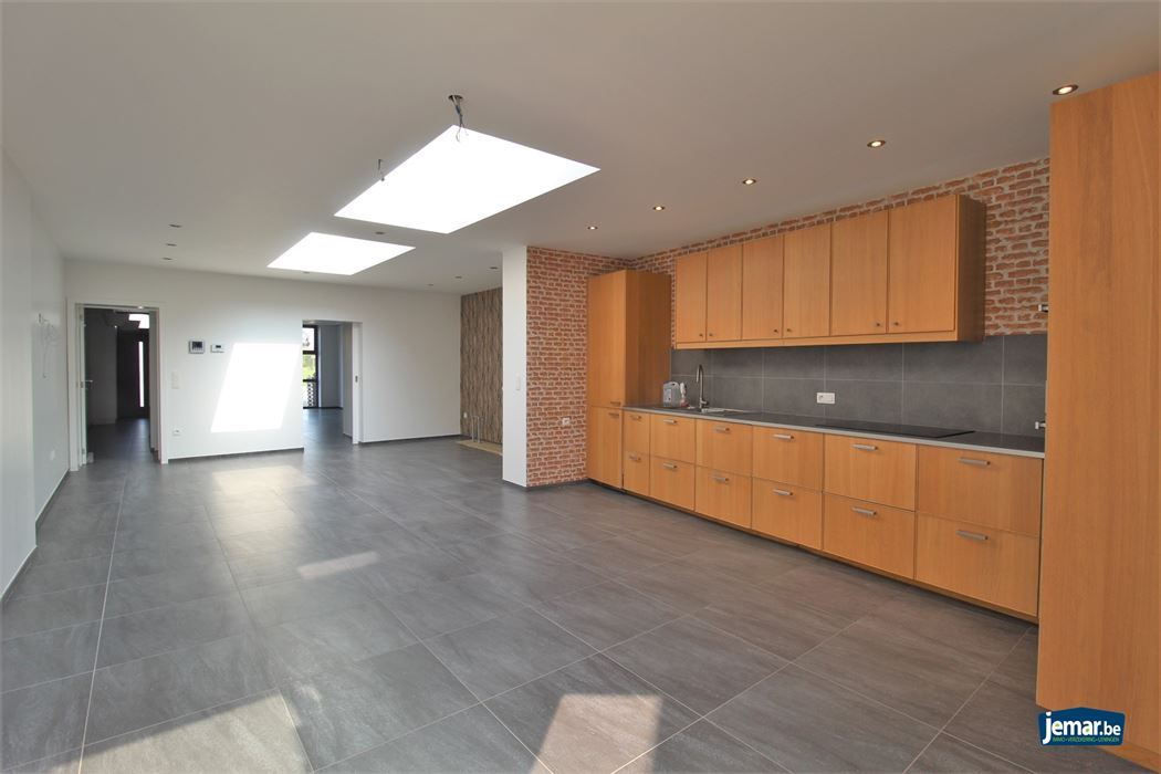 Gerenoveerde woning + handelshuis