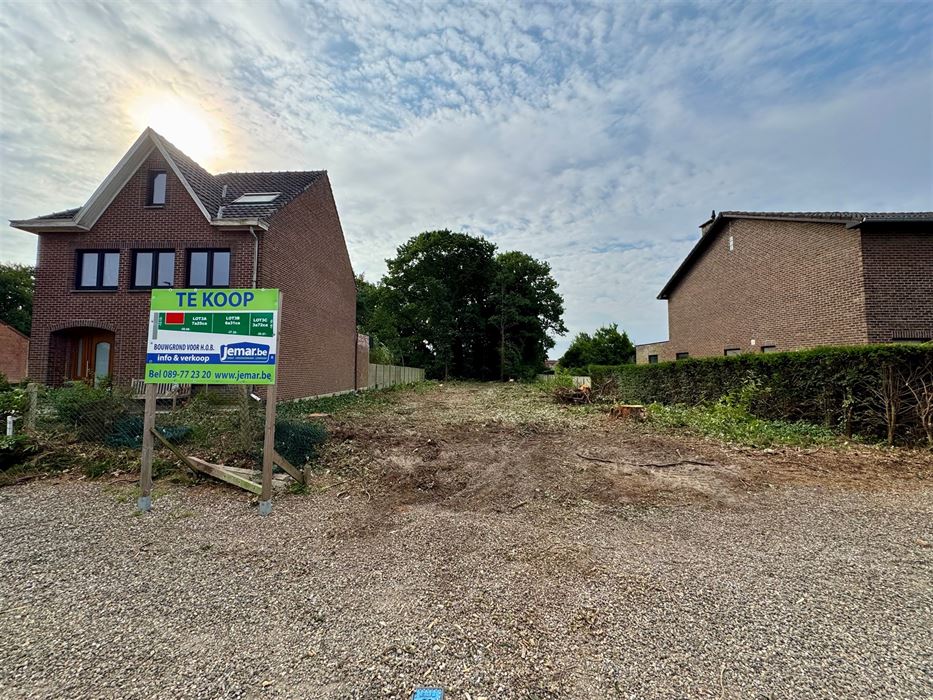 Royale bouwgrond voor halfopen bebouwing van maar liefst 17a28ca!