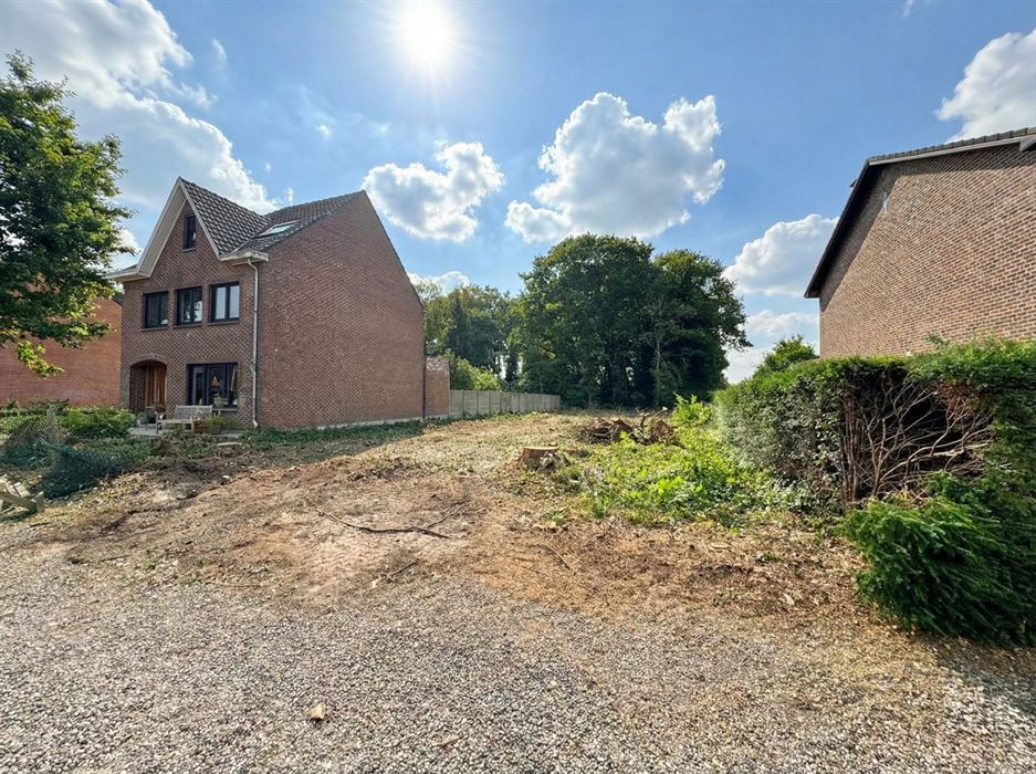 Royale bouwgrond voor halfopen bebouwing van maar liefst 17a28ca!