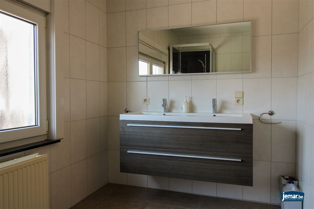 Te renoveren woning met 3 slaapkamers in Maasmechelen!