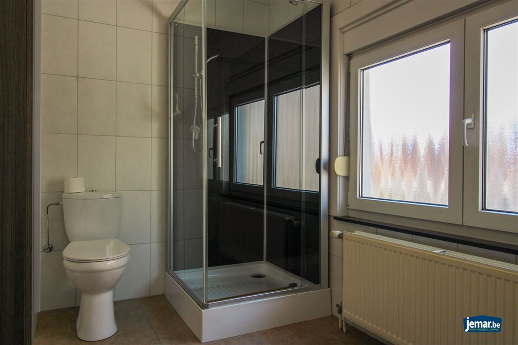 Te renoveren woning met 3 slaapkamers in Maasmechelen!