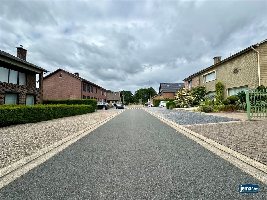 Een royale bouwgrond voor halfopen bebouwing van maar liefst 22a17!