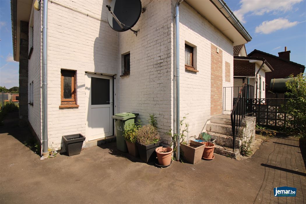 Te renoveren woning met 3 slaapkamers in Maasmechelen!