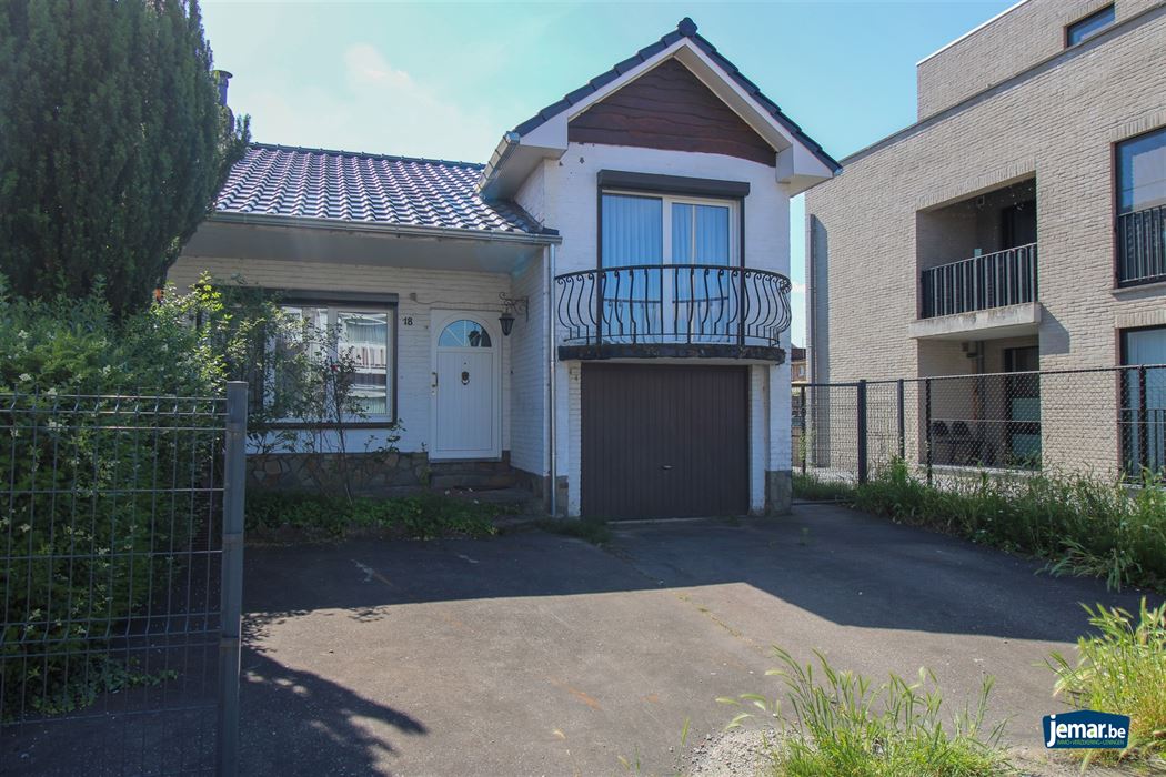 Te renoveren woning met 3 slaapkamers in Maasmechelen!