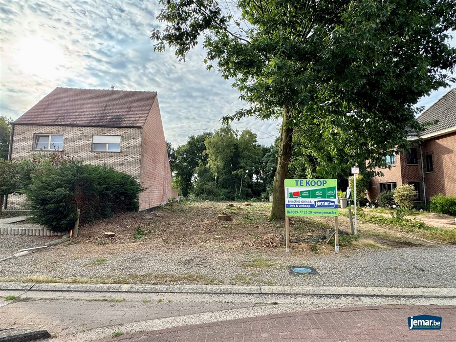 Een royale bouwgrond voor halfopen bebouwing van maar liefst 22a17!