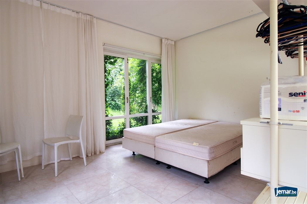 Te renoveren villa op toplocatie te Maasmechelen!