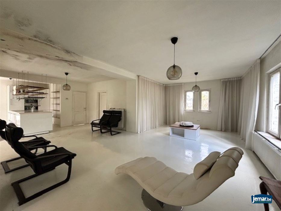 Te renoveren villa op toplocatie te Maasmechelen!