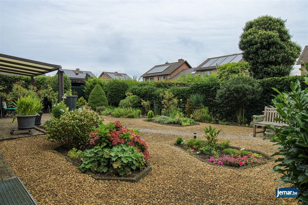 Gelijkvloerse woning met 3 slaapkamers (uitbreiding mogelijk) in doodlopende straat te Opgrimbie!