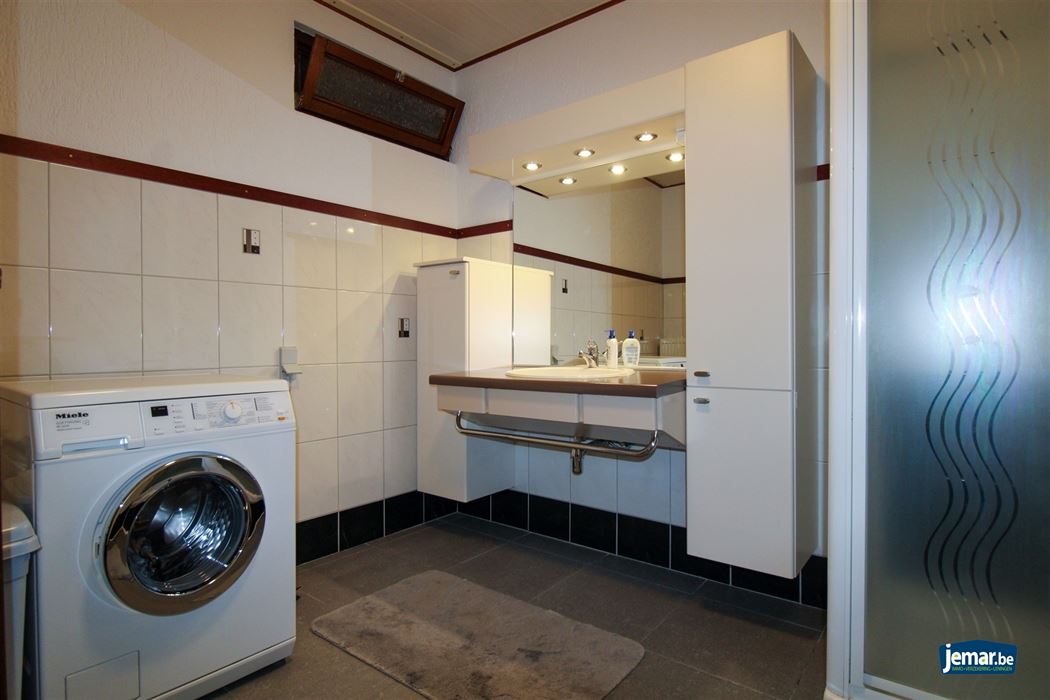 Gelijkvloerse woning met 3 slaapkamers (uitbreiding mogelijk) in doodlopende straat te Opgrimbie!