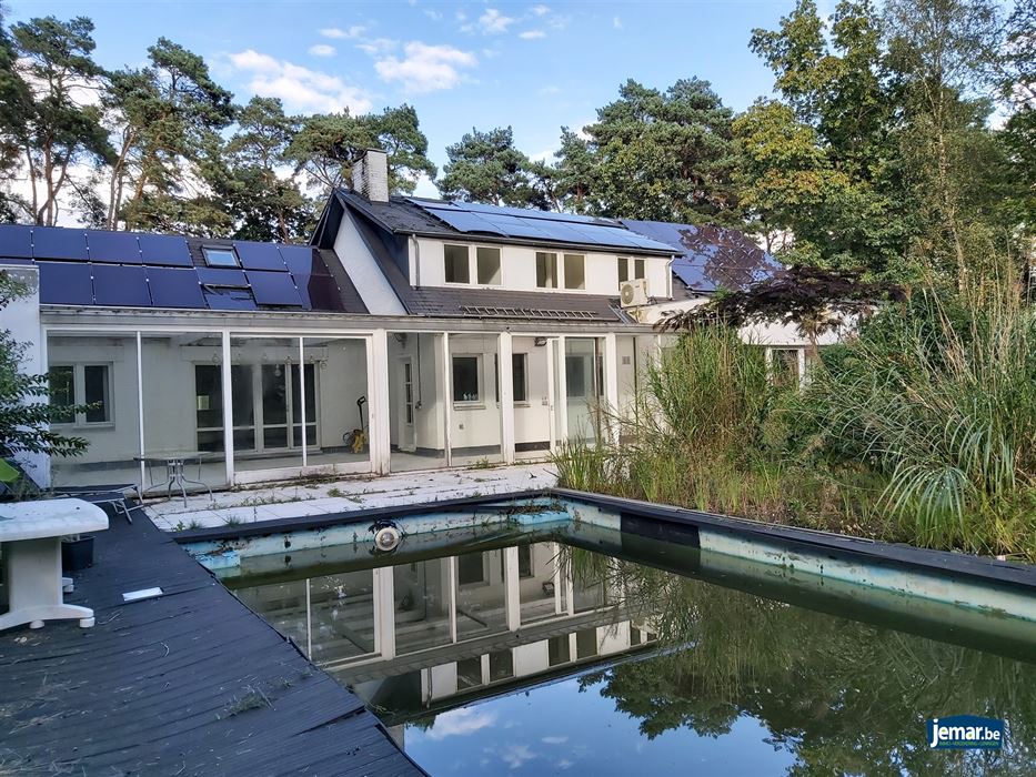 Te renoveren villa op toplocatie te Maasmechelen!