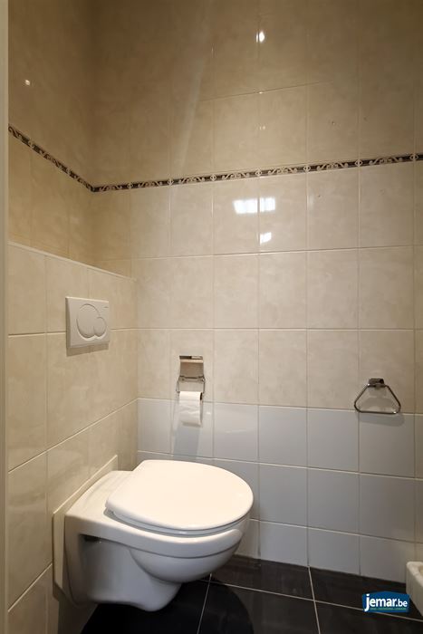 Op te frissen handelspand op top locatie in het centrum van Borgloon