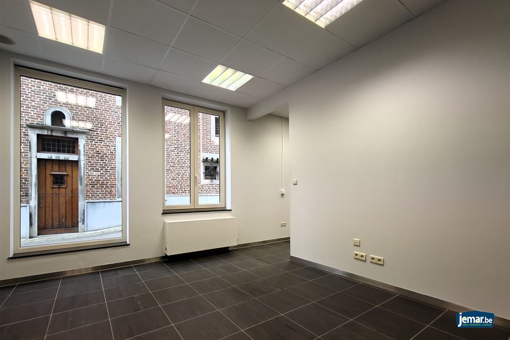 Op te frissen handelspand op top locatie in het centrum van Borgloon