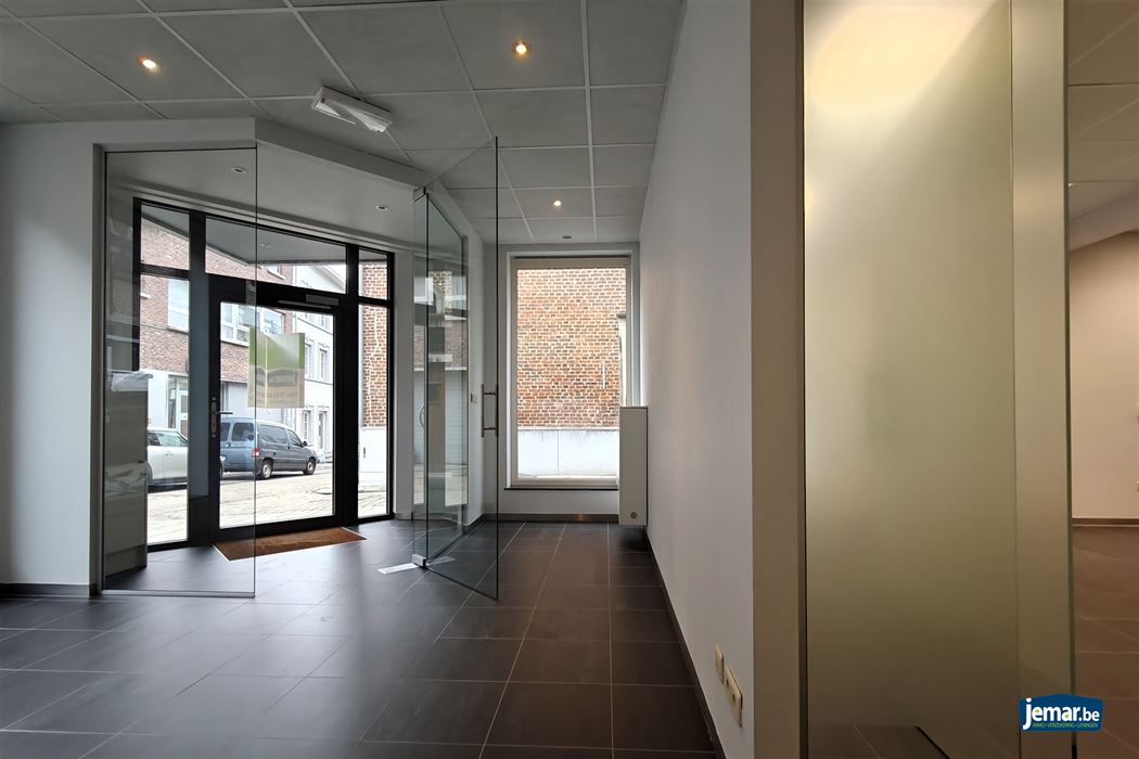 Op te frissen handelspand op top locatie in het centrum van Borgloon