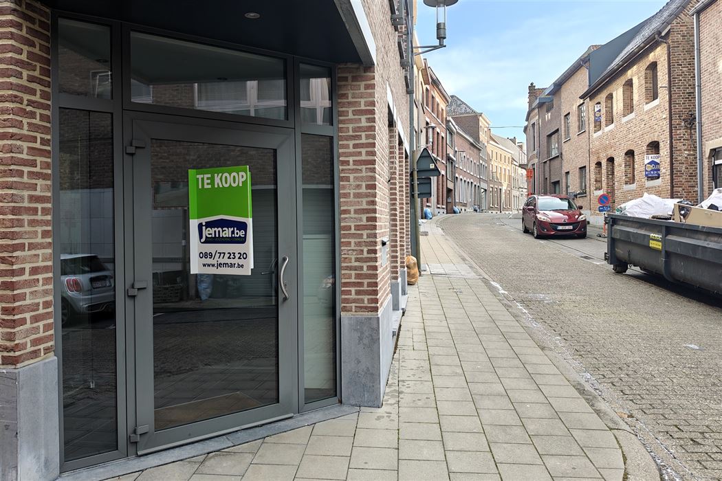 Op te frissen handelspand op top locatie in het centrum van Borgloon
