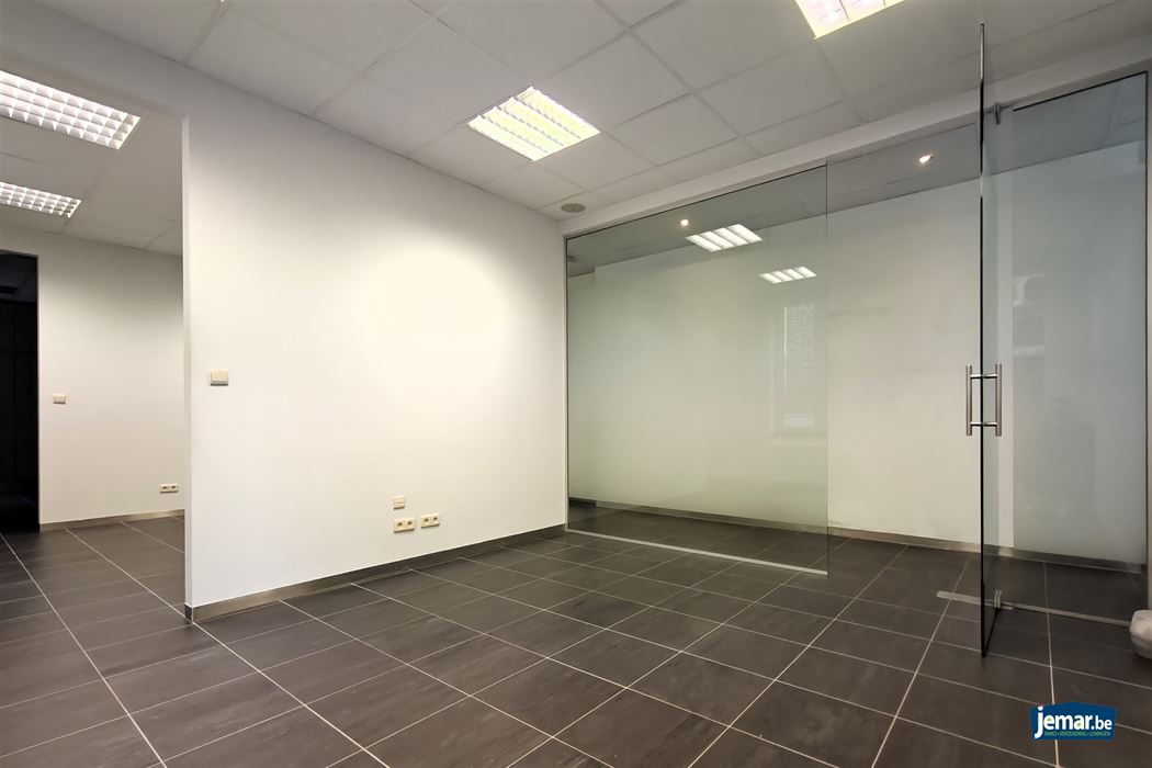 Op te frissen handelspand op top locatie in het centrum van Borgloon