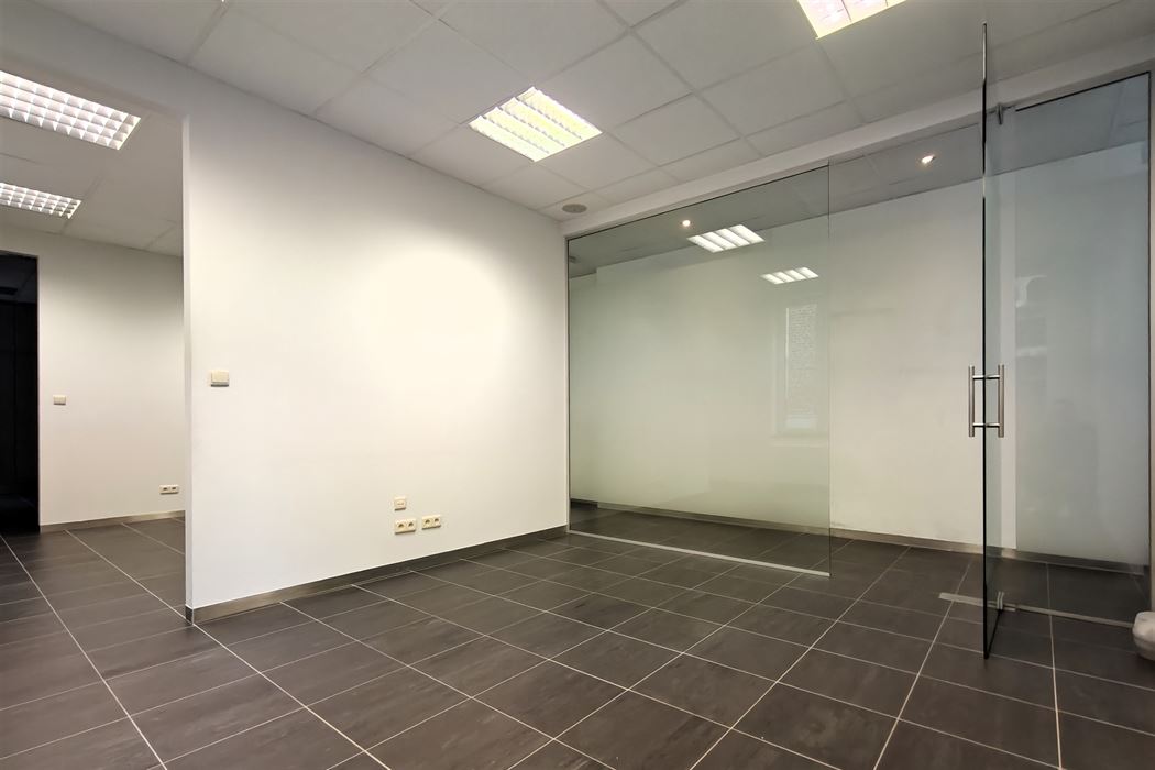 Op te frissen handelspand op top locatie in het centrum van Borgloon