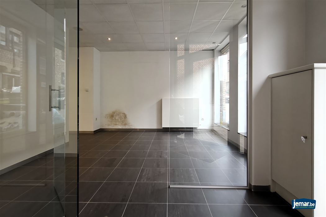 Op te frissen handelspand op top locatie in het centrum van Borgloon