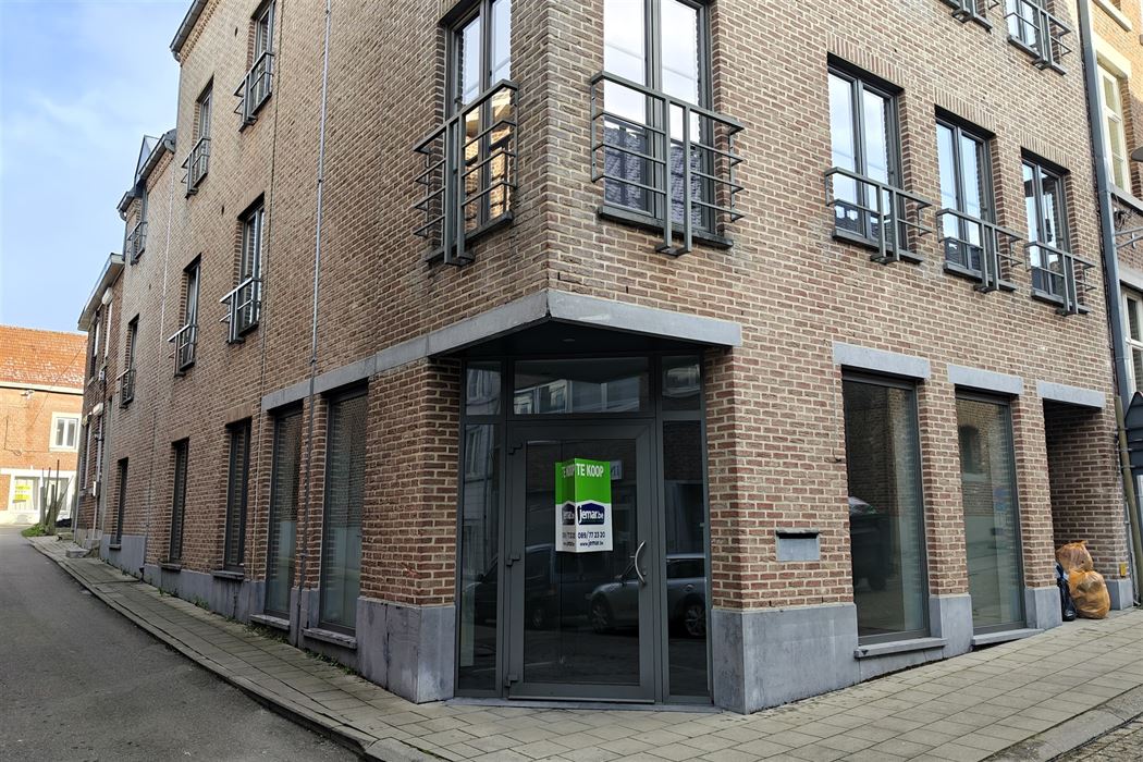 Op te frissen handelspand op top locatie in het centrum van Borgloon