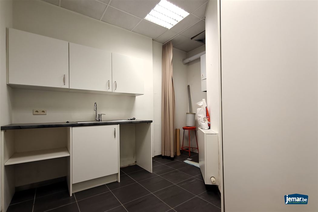 Op te frissen handelspand op top locatie in het centrum van Borgloon