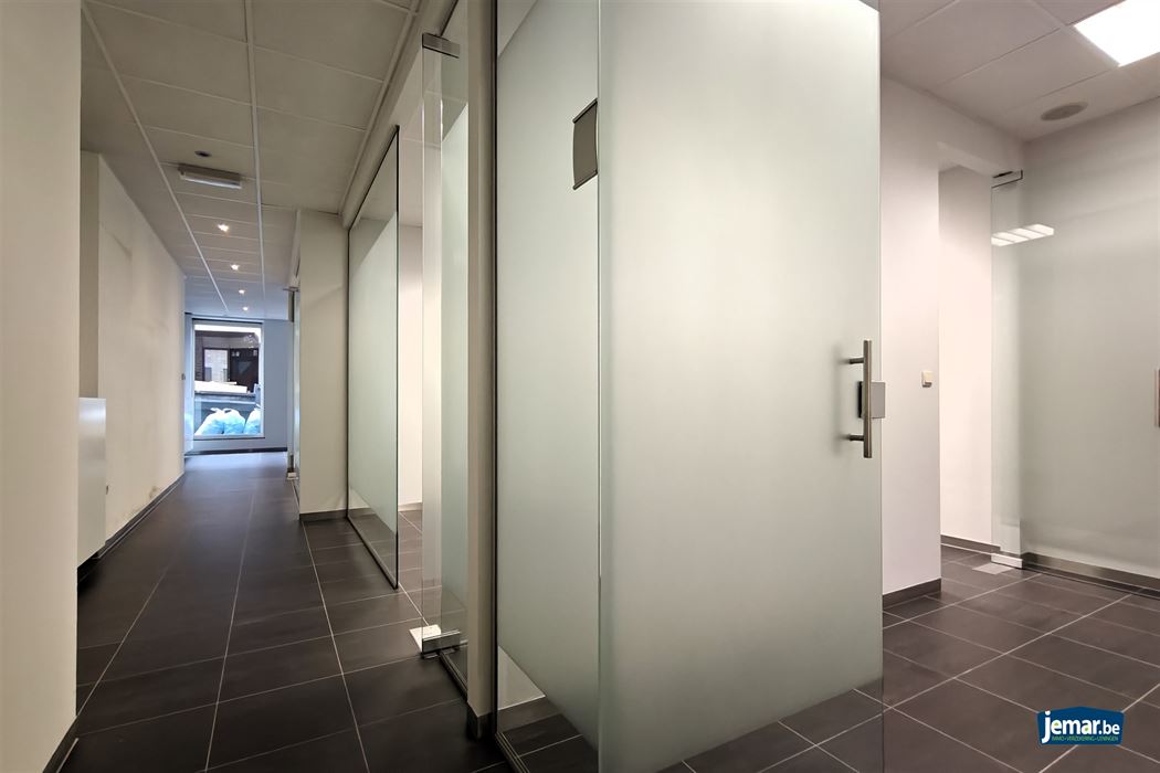 Op te frissen handelspand op top locatie in het centrum van Borgloon