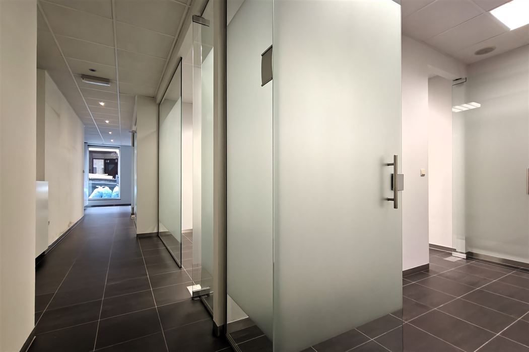 Op te frissen handelspand op top locatie in het centrum van Borgloon