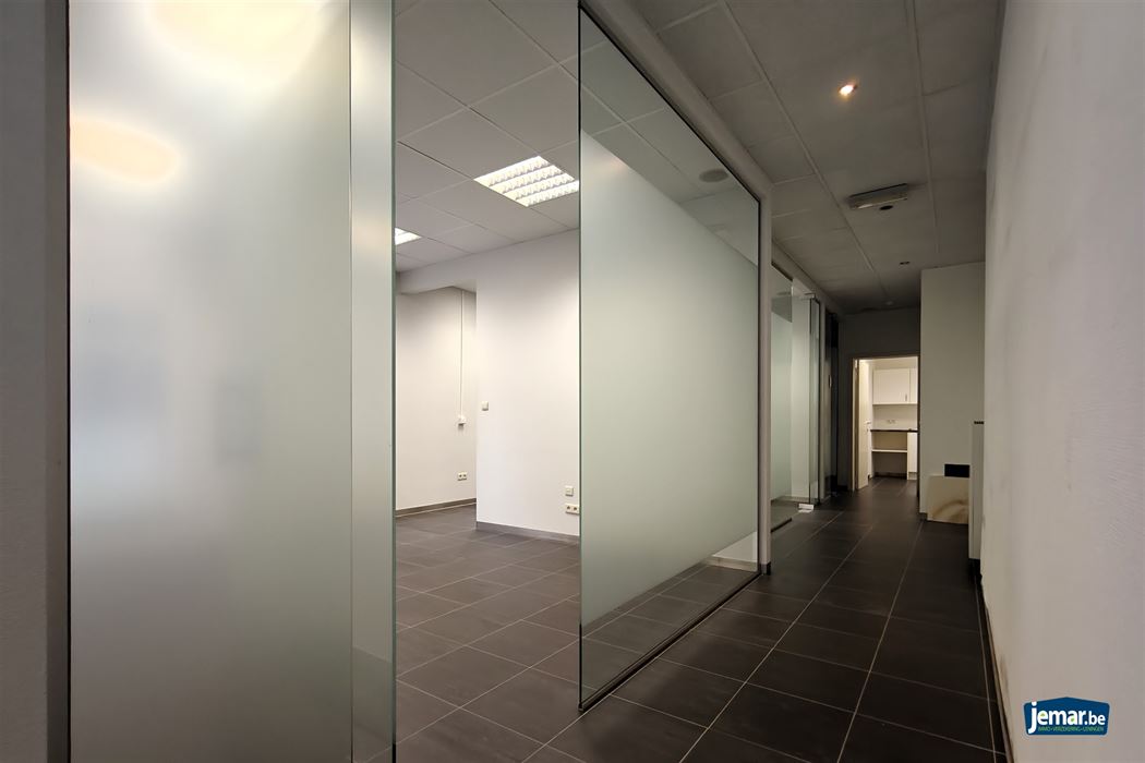 Op te frissen handelspand op top locatie in het centrum van Borgloon