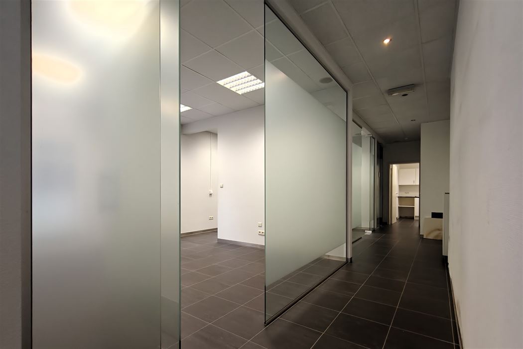 Op te frissen handelspand op top locatie in het centrum van Borgloon