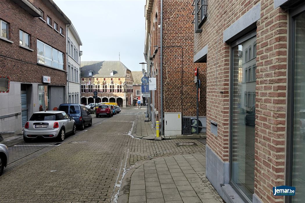 Op te frissen handelspand op top locatie in het centrum van Borgloon
