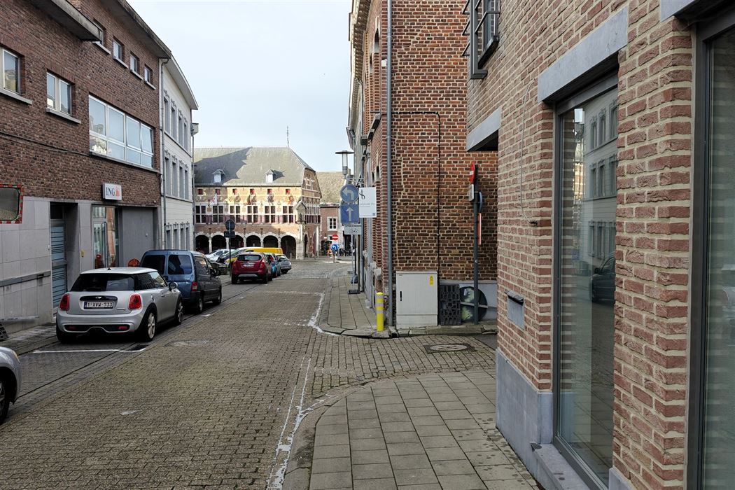 Op te frissen handelspand op top locatie in het centrum van Borgloon