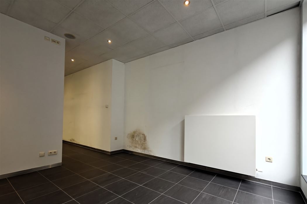 Op te frissen handelspand op top locatie in het centrum van Borgloon