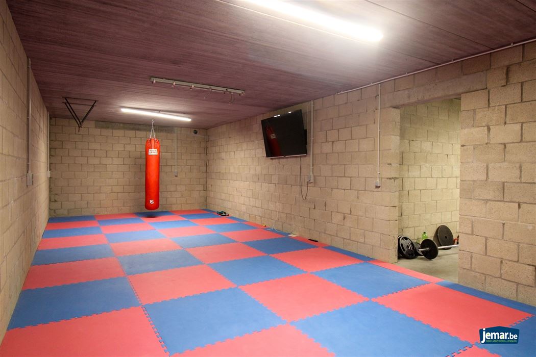 Moderne nieuwbouwwoning met 4 slaapkamers, 3 badkamers en volledige onderkeldering in Maasmechelen!