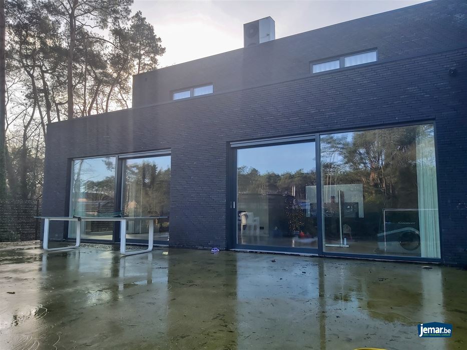 Moderne nieuwbouwwoning met 4 slaapkamers, 3 badkamers en volledige onderkeldering in Maasmechelen!