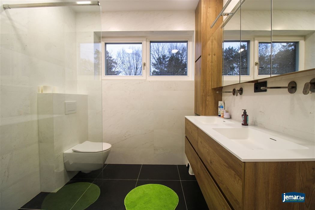 Moderne nieuwbouwwoning met 4 slaapkamers, 3 badkamers en volledige onderkeldering in Maasmechelen!