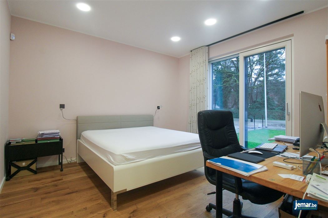 Moderne nieuwbouwwoning met 4 slaapkamers, 3 badkamers en volledige onderkeldering in Maasmechelen!