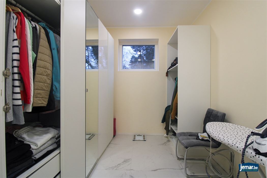 Moderne nieuwbouwwoning met 4 slaapkamers, 3 badkamers en volledige onderkeldering in Maasmechelen!