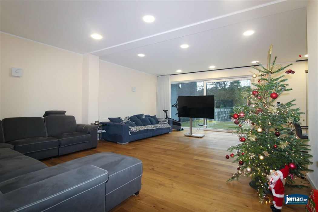 Moderne nieuwbouwwoning met 4 slaapkamers, 3 badkamers en volledige onderkeldering in Maasmechelen!