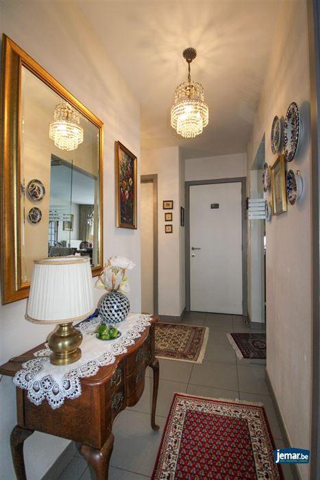 Appartement met 2 slaapkamers, overdekt terras en ondergrondse garage centraal gelegen in Maasmechelen!