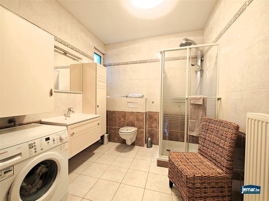 Ruim en karaktervol appartement van 190m² in het charmante Maasdorp Vucht!