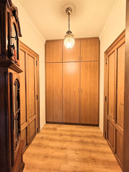 Ruim en karaktervol appartement van 190m² in het charmante Maasdorp Vucht!